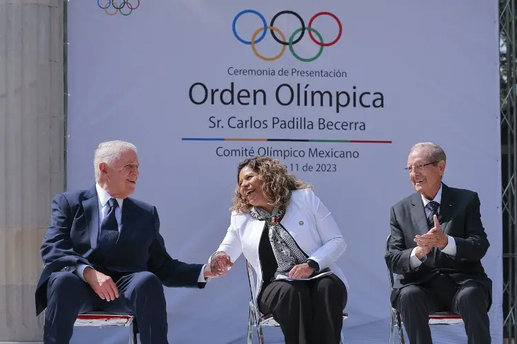 Carlos Padilla recibe la Orden Olimpica máxima distinción que otorga